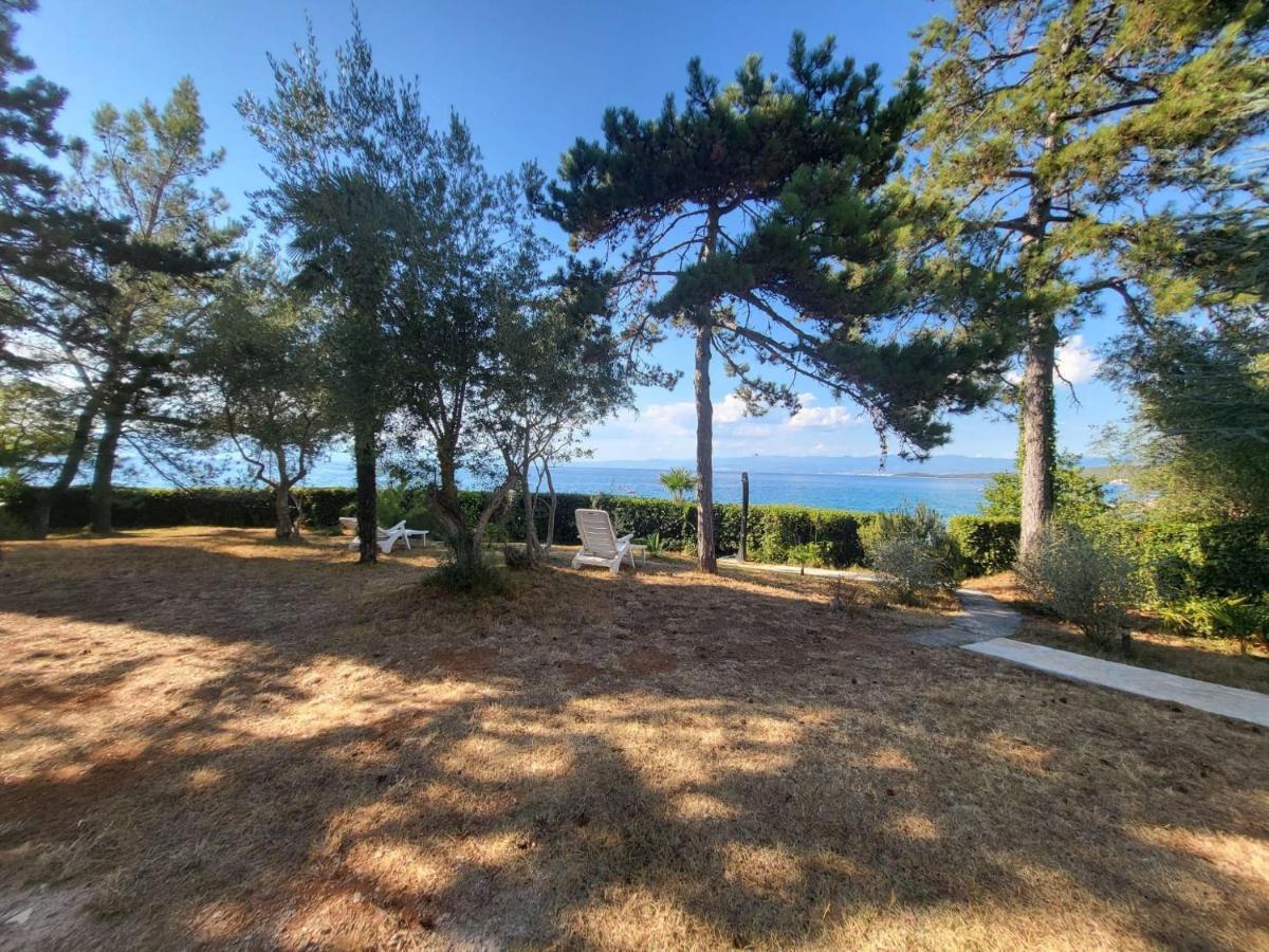 Apartment Prejac By The Beach Malinska Exterior photo