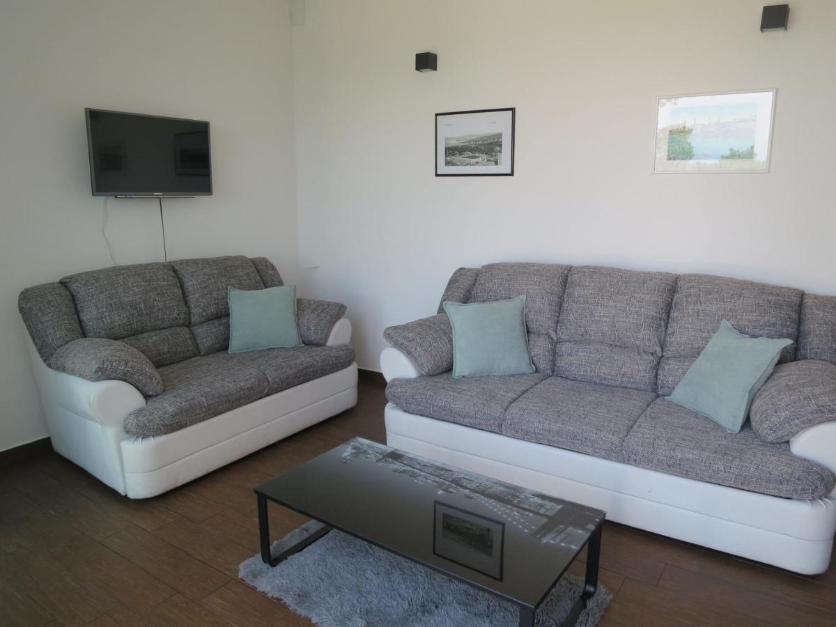 Apartment Prejac By The Beach Malinska Room photo
