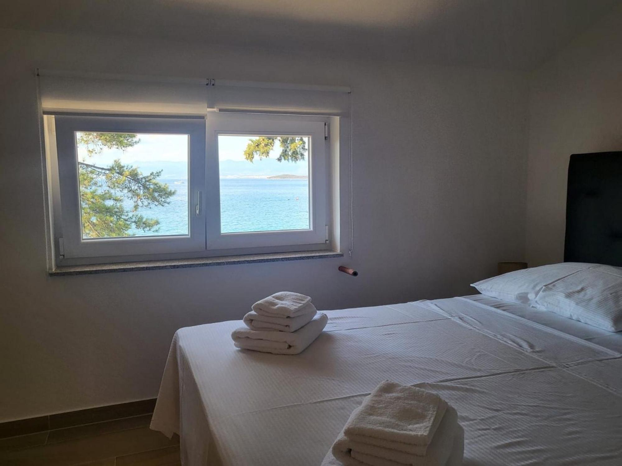 Apartment Prejac By The Beach Malinska Room photo
